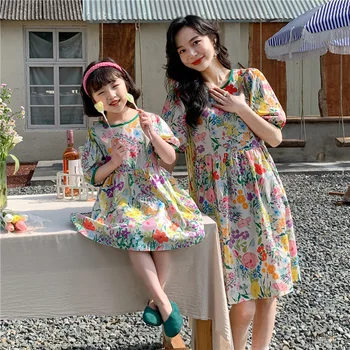 Letné Milé Dievčatá Oblečenie Matka a Dcéra Zodpovedajúce Oblečenie pre Dospievajúcich Kvetina Tlače Princezná Elegantné Party Šaty Deti