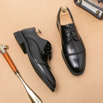 Muži Formálne Topánky Kožené Business Casual Obuv Vysokej Kvality Šaty Poukázal Luxusné Muž Oxfords Office Triple Spoločné Kožené Topánky