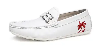 Nové letné Jazdy Obuvi Priedušná originálne kožené biele topánky pre mužov bytov Mokasíny pánske Topánky sklzu na Bežné Topánky