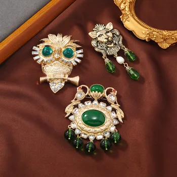 Ročníka Strednej Ženy Emerald Drahokamu Sova Lev Strapec Odznaky, Brošne Lady Palác V Štýle Retro Zvierat Prívesok Kolíky Príslušenstvo