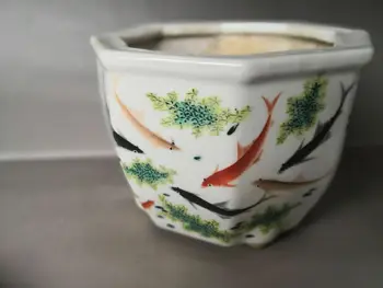 Čínske staré porcelánové zdobia farebné kresby porcelánu A kvetináče
